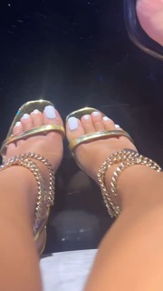 Malu Trevejo feet photo thumbnail