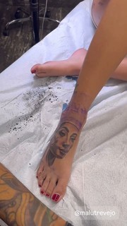 Malu Trevejo feet photo thumbnail