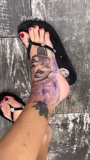 Malu Trevejo feet photo thumbnail