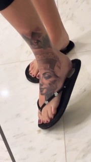 Malu Trevejo feet photo thumbnail