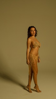 Malu Trevejo feet photo thumbnail