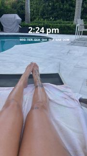Malu Trevejo feet photo thumbnail