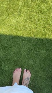 Malu Trevejo feet photo thumbnail