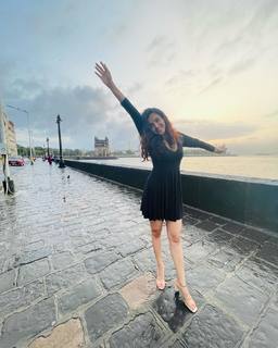 Malvika Sharma feet photo 8