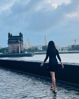Malvika Sharma feet photo 7