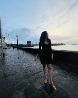 Malvika Sharma feet photo 6