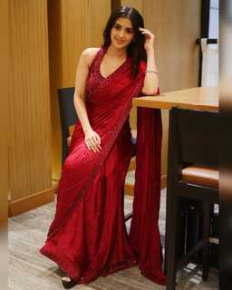 Malvika Sharma feet photo 5