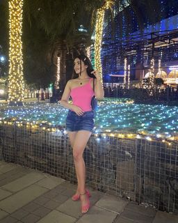 Malvika Sharma feet photo 17