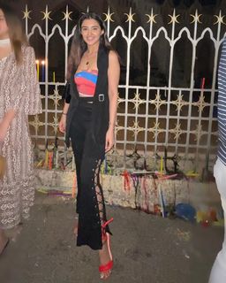 Malvika Sharma feet photo 14