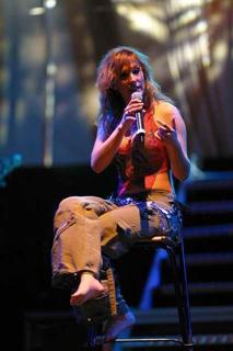Malú feet photo 4