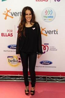 Malú feet photo 18