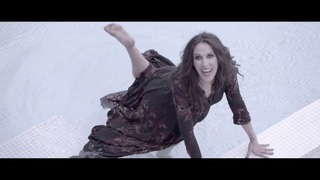 Malú feet photo 10