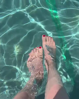 Malú feet photo 14