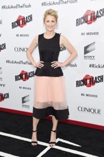 Mamie Gummer feet photo 5
