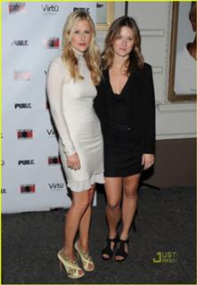 Mamie Gummer feet photo 2