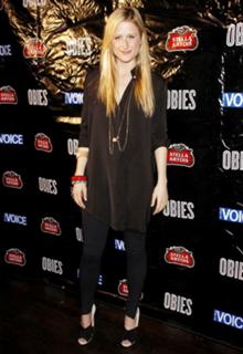 Mamie Gummer feet photo 5