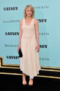 Mamie Gummer feet photo 15