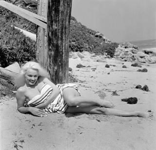 Mamie Van Doren feet photo 5