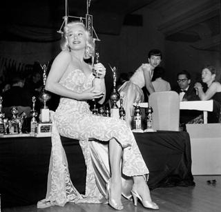 Mamie Van Doren feet photo 2