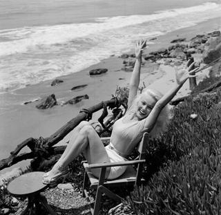 Mamie Van Doren feet photo 12