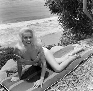 Mamie Van Doren feet photo 9