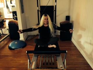 Mamie Van Doren feet photo 6