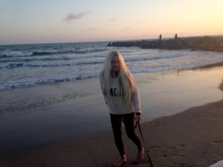 Mamie Van Doren feet photo 4