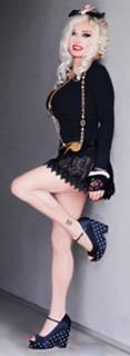 Mamie Van Doren feet photo 6