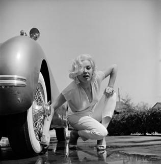 Mamie Van Doren feet photo 18