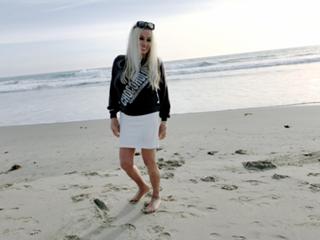 Mamie Van Doren feet photo 8