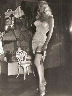 Mamie Van Doren feet photo 8