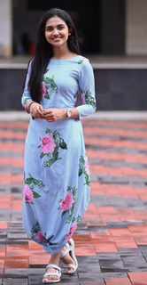 Mamitha Baiju feet photo 1