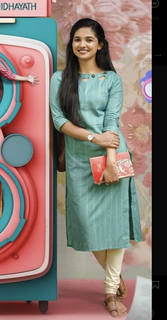 Mamitha Baiju feet photo 2