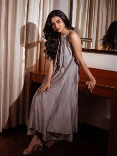 Mamitha Baiju feet photo 9