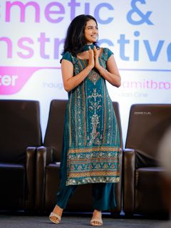 Mamitha Baiju feet photo 3