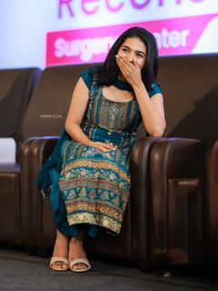 Mamitha Baiju feet photo 1