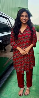 Mamitha Baiju feet photo 8