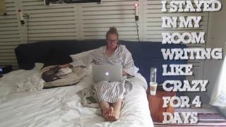 Mamrie Hart feet photo 12
