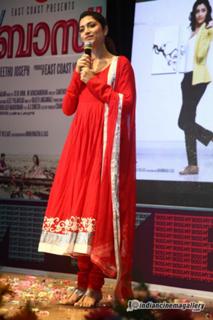 Mamta Mohandas feet photo thumbnail