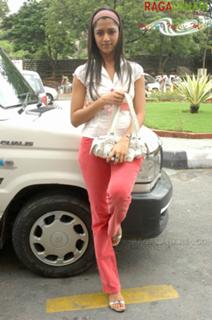 Mamta Mohandas feet photo thumbnail