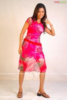 Mamta Mohandas feet photo thumbnail