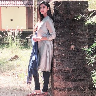 Mamta Mohandas feet photo thumbnail