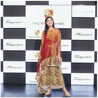 Mamta Mohandas feet photo thumbnail