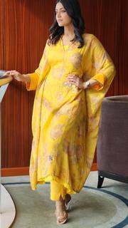 Mamta Mohandas feet photo thumbnail