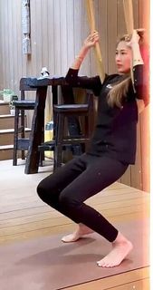 Man-Chi Chan feet photo 8