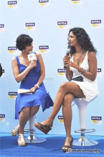 Mandira Bedi feet photo 12