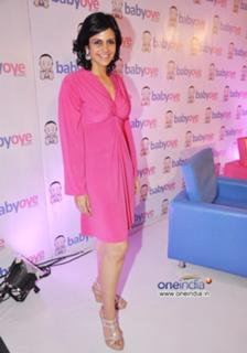 Mandira Bedi feet photo 1