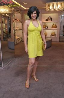 Mandira Bedi feet photo 18