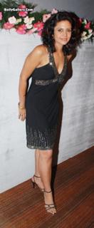Mandira Bedi feet photo 20