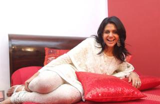 Mandira Bedi feet photo 1